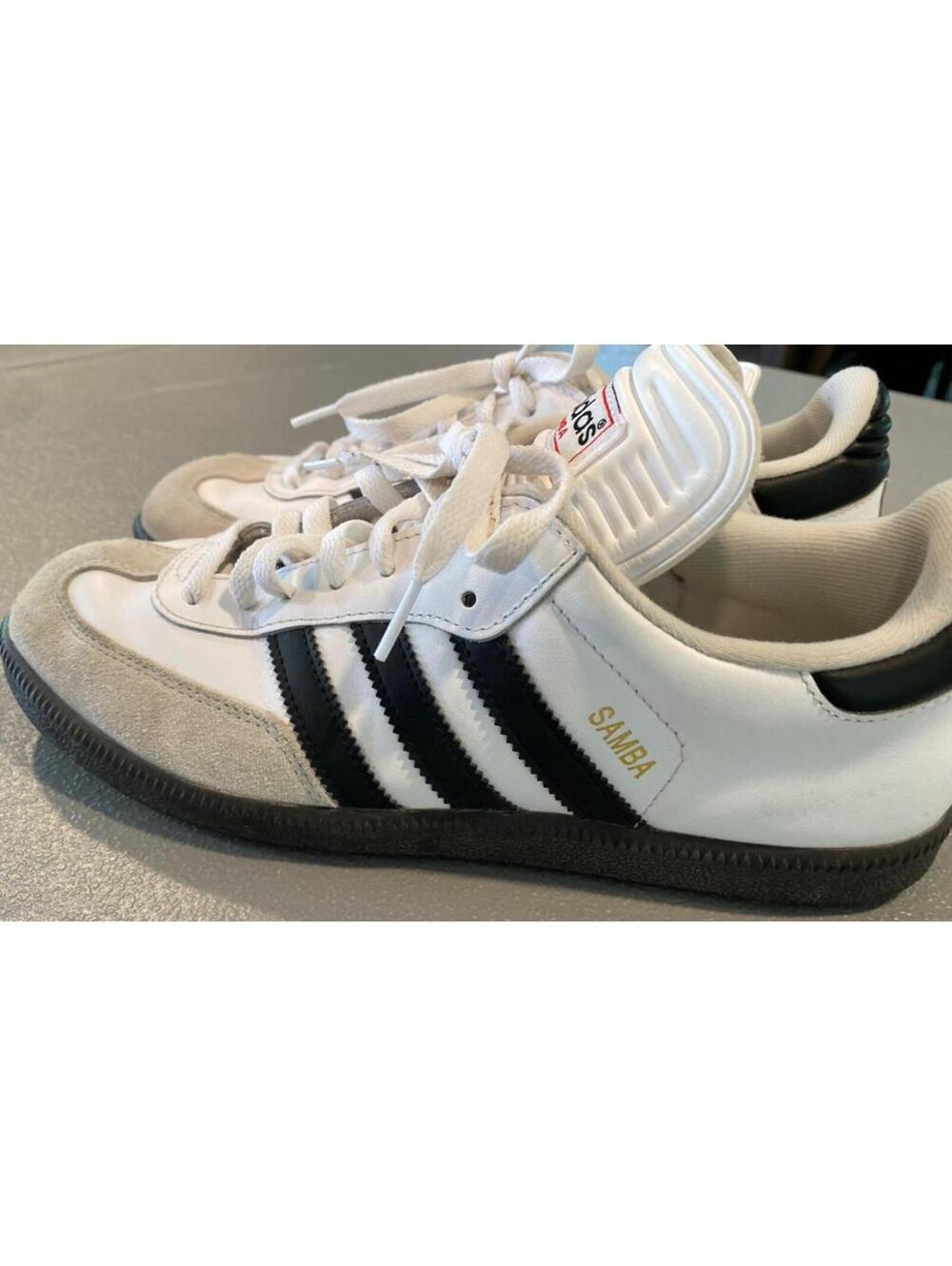 Size 9 - adidas Samba Classic White Black Stripes Preowned